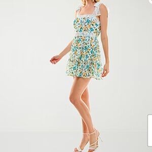 ⚡️Floral White and Green Dress⚡️